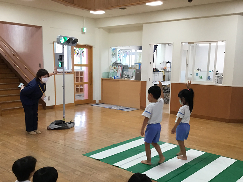 10月 芋掘り遠足、交通安全教育、保育参観日